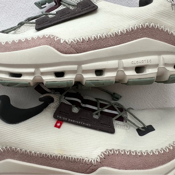 ON Cloudaway Hiking Sneaker - Picture 11 of 13